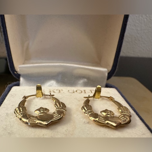 14K Gold Claddagh Creole Hoop Earrings - Picture 5 of 5